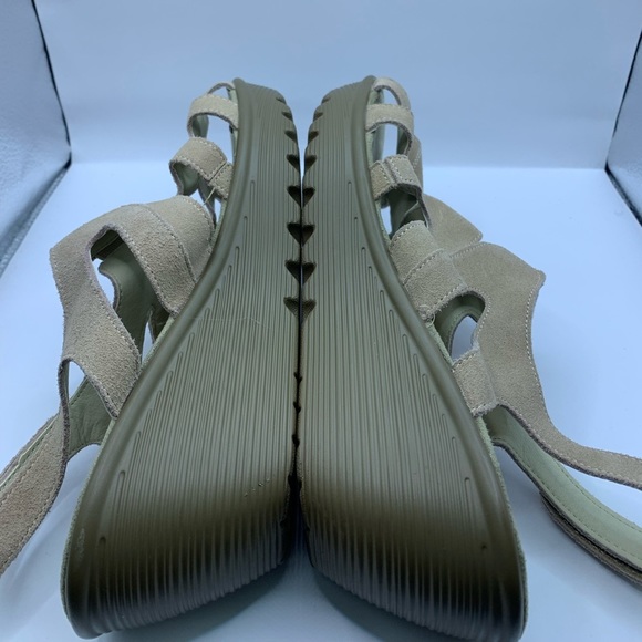 Skechers Memory Foam Slingback Platform Wedge Beige Suede Sandals Women's Sz10 - Picture 6 of 8